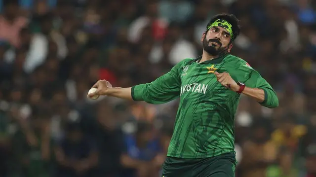 அமெரிக்காவுக்கு எதிரான உலகக் கோப்பை போட்டியில் உஸ்மான் தாரிக் 3 விக்கெட்டுகள் கைப்பற்றினார்