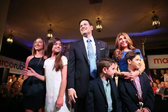 Марко Рубио с женой и четырьмя детьми (две девочки и два мальчика) во время объявления о выдвижении на пост президента США в 2015 году