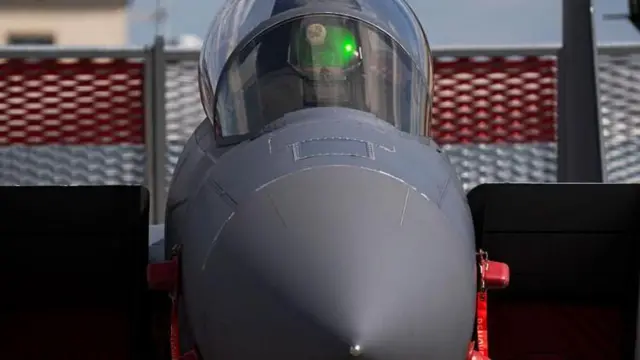 सन् २०२५को प्यारिस एअर शो मा देखिएको एफ-१५ई लडाकु विमान (फाइल फोटो)