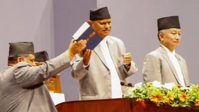 झन्डै दश वर्षअघि नेपालको वर्तमान संविधान जारी गरिएको थियो