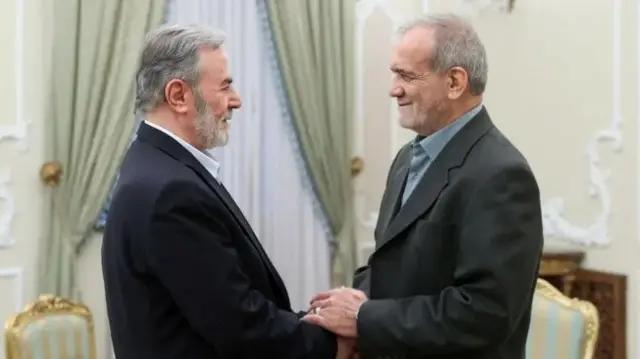 Haniyeh (à gauche) a été vu pour la dernière fois en public lors de l'investiture de Pezeshkian (à droite) mardi.