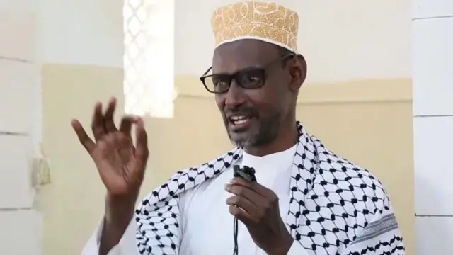 Sheekh Cabdi Xayi waxa uu sheegay in lacagtaasi ay shacabka Soomaaliyeed oo ku jira marxalad adag, laakin aaminsan walaalkey ayaa iga daran in ay iskasoo aruriyaan