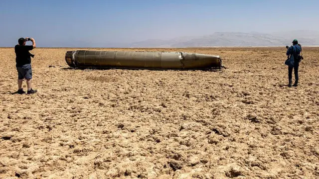 لاشه یک موشک شلیک شده از سوی ایران در اوایل اکتبر سال ۲۰۲۴