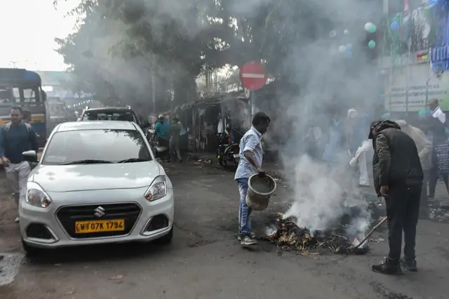 બીબીસી ગુજરાતી ધુમ્મસ ગુજરાત ઉત્તર ભારત પ્રદૂષણ ફેફસાં બીમારી ગુજરાત ઠંડી વરસાદ પાણી ખેતર ફોગ પ્રદૂષણ ઝાકળ ખેતીવાડી ખેતી ખેતર ખેડૂત બીબીસી ગુજરાતી ગુજરાત