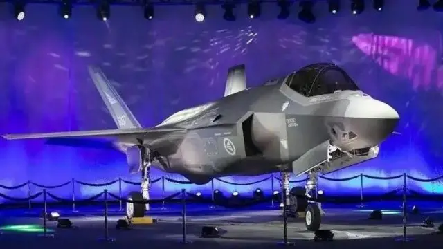 भारत ने पांचवीं पीढ़ी के स्टेल्थ लड़ाकू जेट की ज़िम्मेदारी एयरोनॉटिकल डेवलपमेंट एजेंसी को दी है.