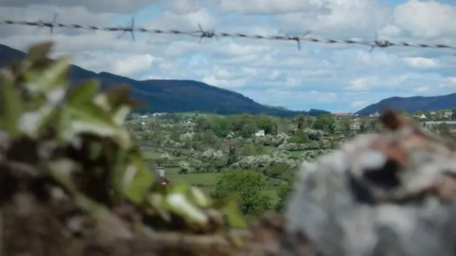 Cerca na fronteira entre a Irlanda do Norte e a República da Irlanda