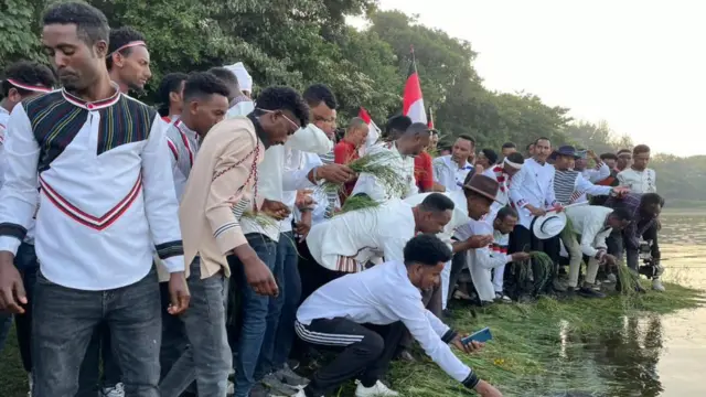 Dargaggoota irreefataa jiran