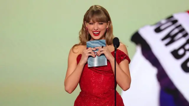 Співачка під час вручення 67-ї церемонії вручення премії "Греммі"