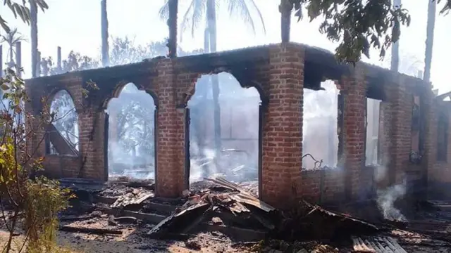 တိုက်ပွဲဖြစ်တဲ့ကျေးရွာတွေအနီးနားက လူနေအိမ်တွေ မီးရှို့ခံခဲ့ရတယ်လို့ဆို