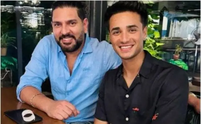 یوراج سنگھ کے ساتھ ابھیشیک شرما