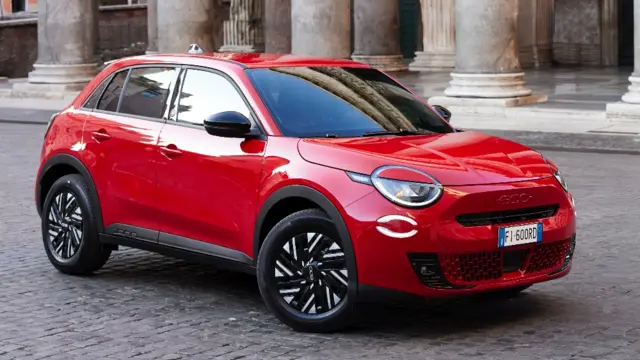 شرح: فیات ۶۰۰ دومین مدل الکتریکی کارخانه است