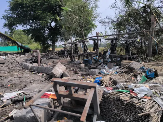 నవంబర్ 10వతేదీన తాడేపల్లిగూడెం మండలంలో జరిగిన ప్రమాదంలో ముగ్గురు కూలీలు ప్రాణాలు కోల్పోయారు