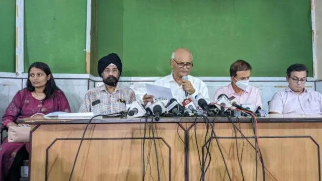 डॉ. तात्याराव लहाने आणि इतर डॉक्टर