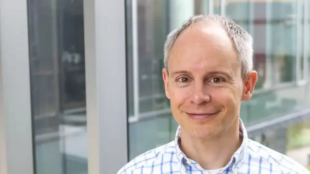 วินเซนต์ โคนิตเซอร์ 