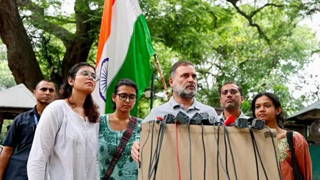 రాహుల్ గాంధీ, విద్యార్థులు