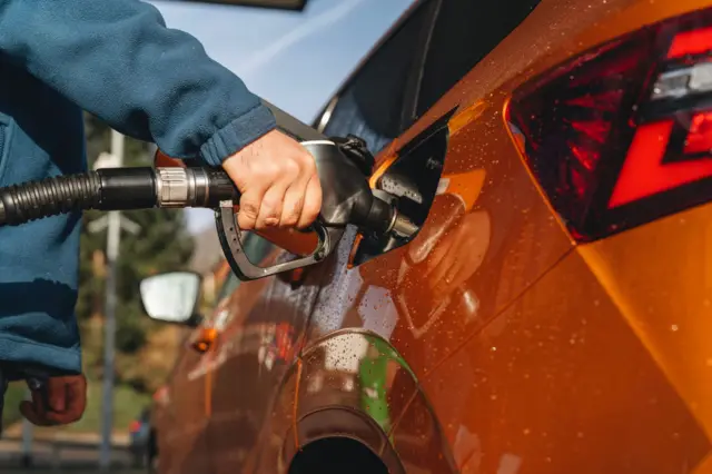 काय असतं हे इथेनॉल? ते पेट्रोलमध्ये का मिसळलं जातं?