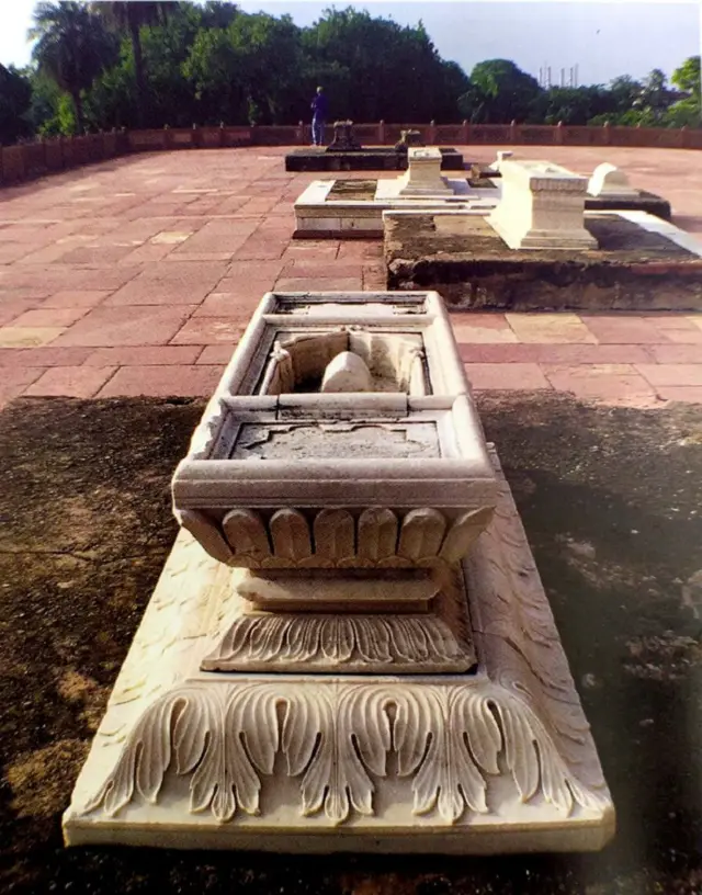 ஔரங்கசீப் அரியணை ஏறிய வரலாறு