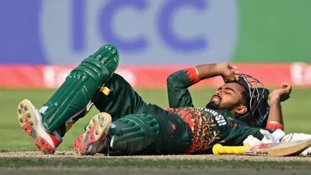 এটা ছিল তাওহীদ হৃদয়ের প্রথম ওয়ানডে আন্তর্জাতিক শতক।