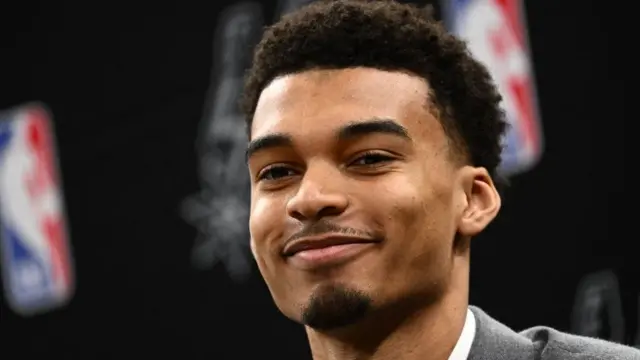 ቅርጫት ኳስ ተጫዋቹ ቪክተር ዌምባናያማ