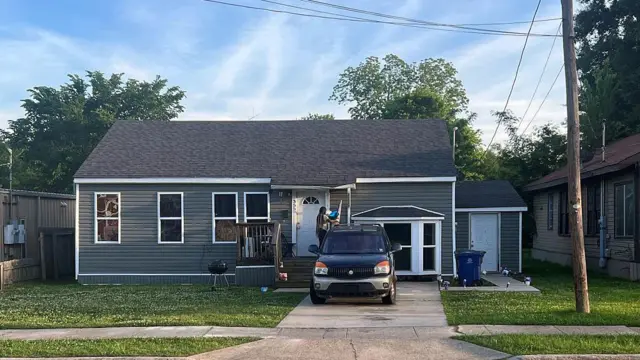 A imagem mostra a casa onde Elkins abriu fogo contra seus filhos.