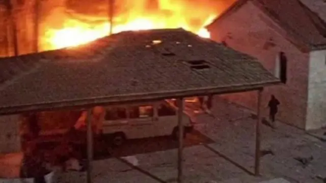 Waa sawir baraha bulshada la soo dhigay oo la sheegay inuu yahay isbitaalka duqeynta ka dib