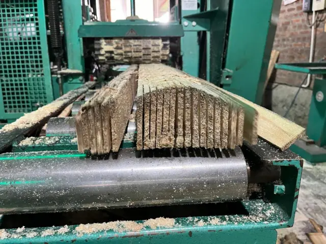 पेंसिल विलेज