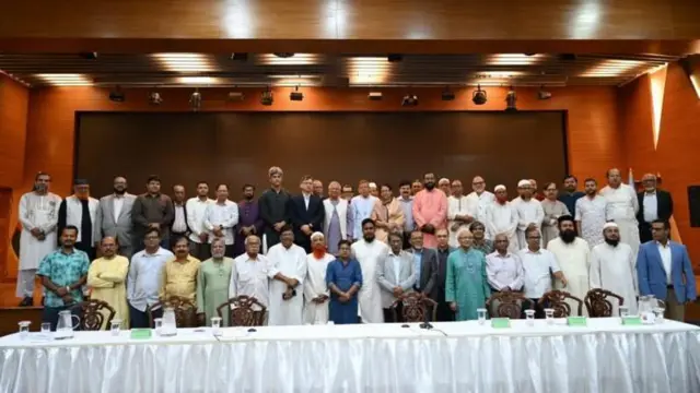 জুলাই সনদ নিয়ে রাজনৈতিক দলগুলোর সাথে প্রধান উপদেষ্টার বৈঠকের পর