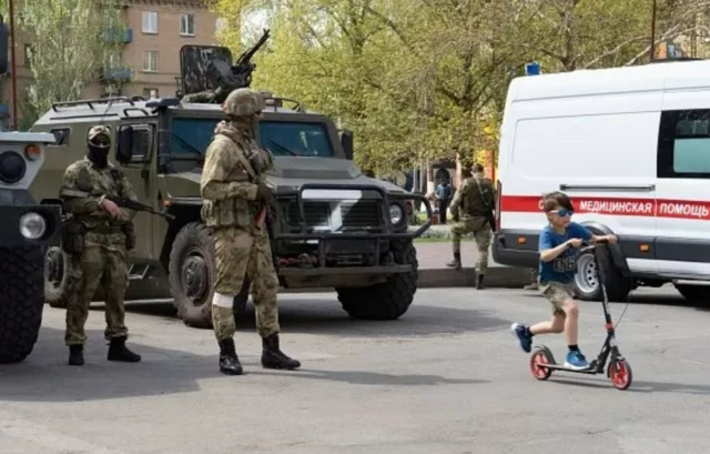 Орус аскерлери Мелитополдун борборунда