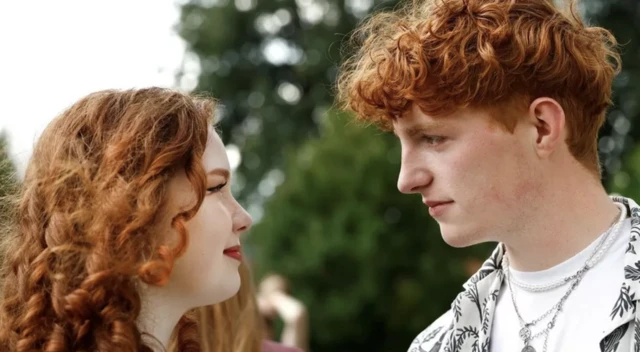 Kızıl saçlı çift