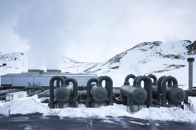 आइसलैंड का जियोथर्मल प्लांट