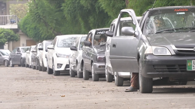 لاہور ایمیشن ٹیسٹنگ، گاڑیاں، دھواں