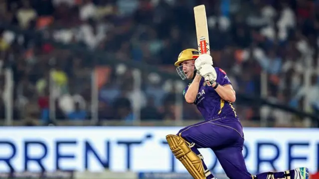 केकेआर की ओर से कैमरन ग्रीन ने मोर्चा संभाला