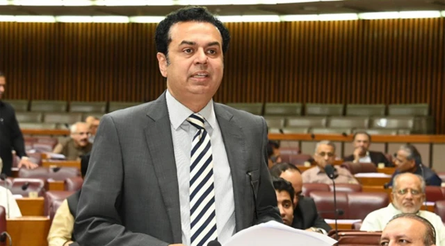 وزیرِ مملکت برائے داخلہ طلال چوہدری کا کہنا ہے کہ افغان طالبان پاکستان کی شکایات دور کرنا تو دور کی بات ہے پاکستان میں ہونے والے دہشت گرد حملوں کی مذمت بھی نہیں کرتے ہیں۔