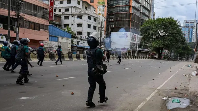 ইন্টারনেট বন্ধের পরবর্তী এক সপ্তাহের মধ্যে নিহতের সংখ্যা দুইশ' ছাড়িয়ে যায়