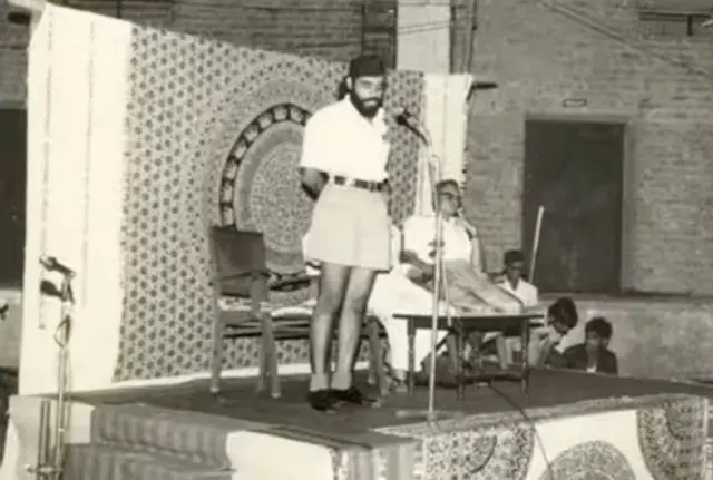 مودی آر ایس ایس کے ڈریس میں