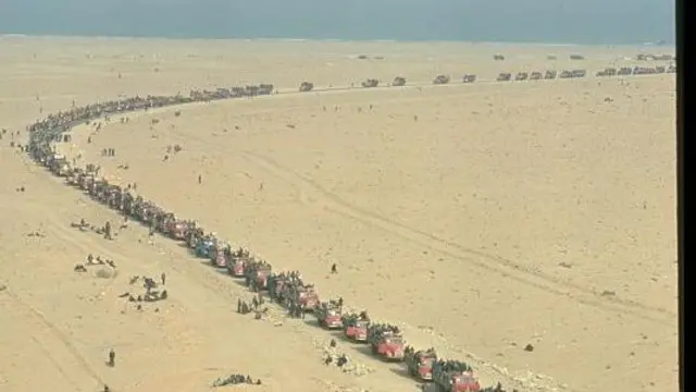 المسيرة الخضراء التي دعا إليها الملك المغربي الحسن الثاني إلى الصحراء الغربية في 1975