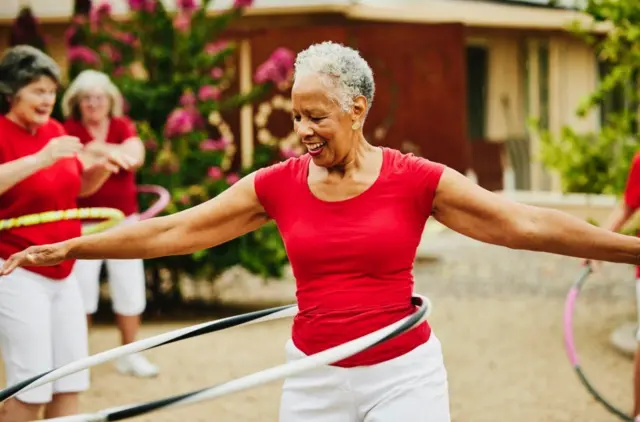 ከሌሎች ጋር ጊዜን ማሳለፍ እና በማኅበራዊ እንቅስቀሴዎች ላይ መሳተፍን ይመርጣሉ