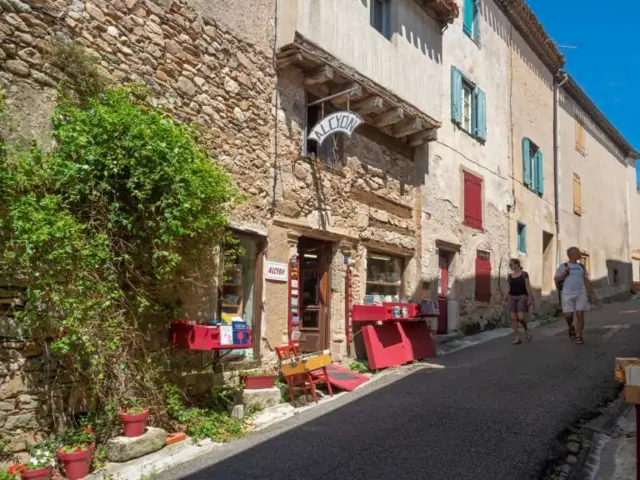 Montolieu, desa buku, toko buku