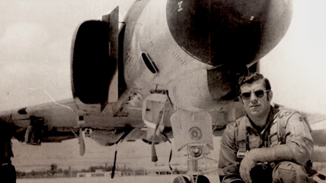 کرنل ایزدست عراق کے ساتھ جنگ ​​میں ایران کی اہم ترین فضائی کارروائیوں کے منصوبہ سازوں میں سے ایک تھے 