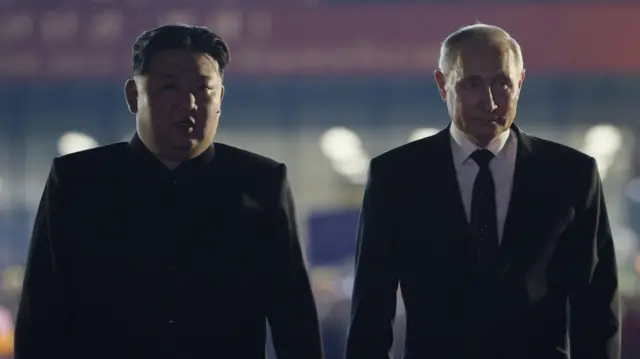 किम जोंग-उन और व्लादिमीर पुतिन