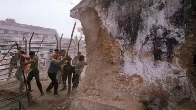 ایودھیا، بابری مسجد، انہدام