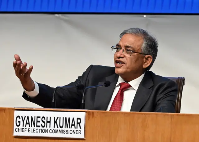 मुख्य निवडणूक आयुक्त ज्ञानेश कुमार यांनी राहुल गांधी यांचे आरोप निराधार असल्याचे म्हटले आहे.