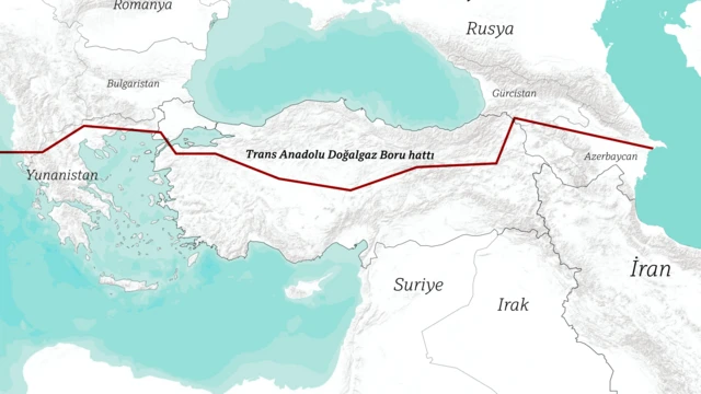 Azerbaycan'dan Yunanistan'a uzanan kırmızı çizgi, Trans Anadolu Doğalgaz Boru Hattı (TANAP) güzergahını gösteriyor