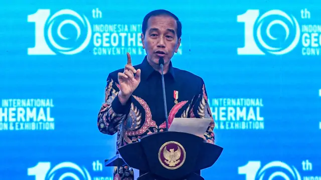 Presiden Joko Widodo memberikan sambutan saat pembukaan 10th Indonesia International Geothermal Convention and Exhibition 2024 di Jakarta Convention Center, Jakarta, Rabu 18 September 2024.