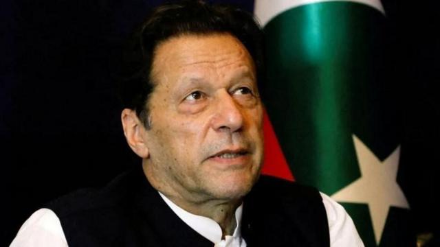 பாகிஸ்தான் தேர்தல் நிலவரம், இம்ரான் கான், நவாஸ் ஷெரீப்