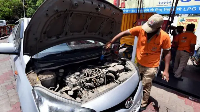 पेट्रोल के बाद अब सीएनजी भारत में वाहनों का दूसरा सबसे बड़ा ईंधन बन चुका है. 