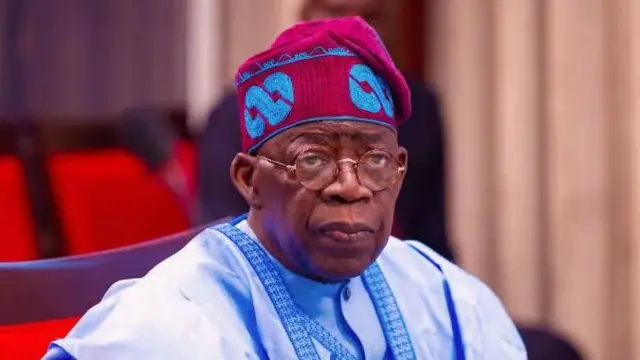 Onyeisiala Bola Tinubu ka o yi uwe anụnụ anụnụ ma kporo okpu njirimaara ya.