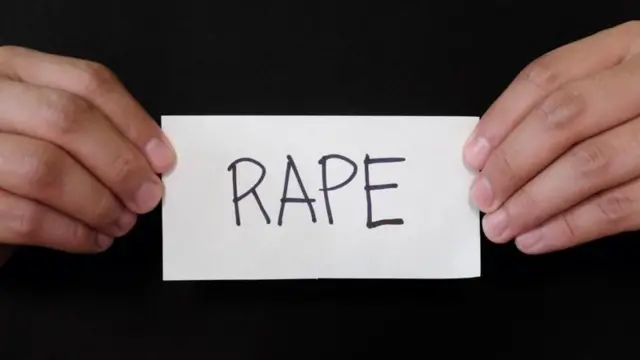 સગીરા મુકબધીર હોવાથી તેની સાથે કમ્યુનિકેશન કરવા માટે પોલીસે મૂક બધીર વિદ્યાર્થીઓને ભણાવતાં શિક્ષિકાની મદદ લીધી હતી