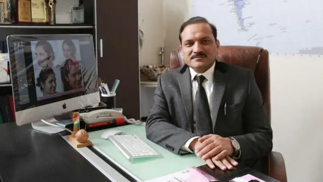 ब्रेस्ट इम्प्लांट क्या है