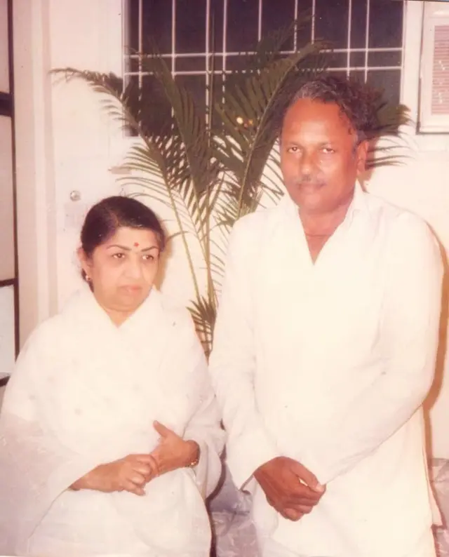 ना. धों. महानोर